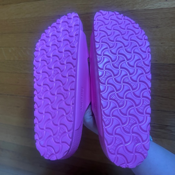 Birkenstock Arizona EVA Sandal in Neon Pink, Size 40 (US 9) NIB - Picture 7 of 8